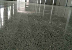 Wear-resistant floor